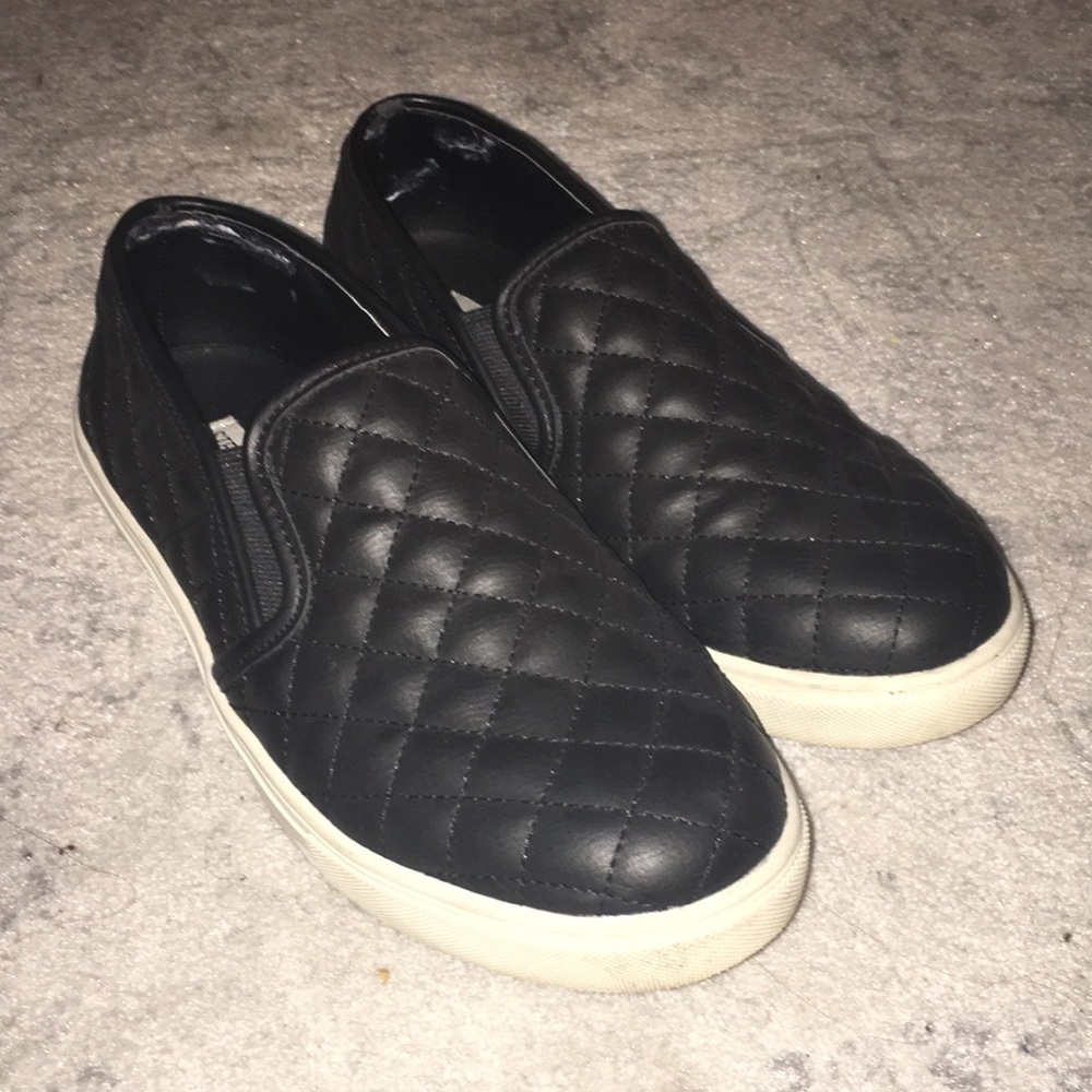 STEVE MADDEN SNEAKERS BARELY WORN